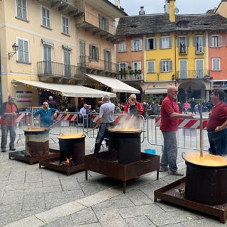 In piazza Mercato la festa di Oscella Felix In piazza Mercato la festa di Oscella Felix