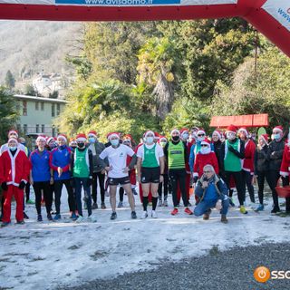 A Crevoladossola torna la corsa benefica dei Babbi Natale