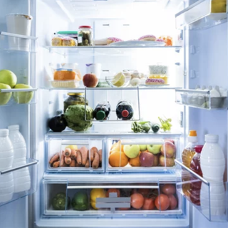 Frigorifero: le regole di buon utilizzo per conservare al meglio il cibo