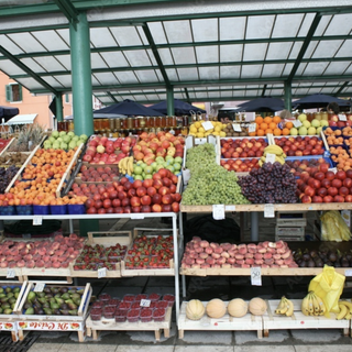 Caro prezzi e clima: acquisti di frutta e verdura crollano del 9 percento