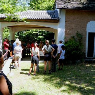 Foto: la messa nella chiesetta della Madonna delle Grucce