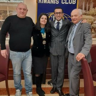 Il presidente Bassi (a sinistra nella foto) con alcuni esponenti del Kiwanis