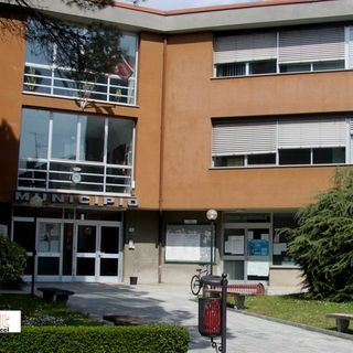 Interrogazione di Uniti per Villa: ''Troppi furti nelle scuole cittadine. Occorre più sicurezza''