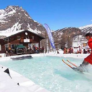 Torna lo Snowpool party a Valdo con una piscina ancora più grande