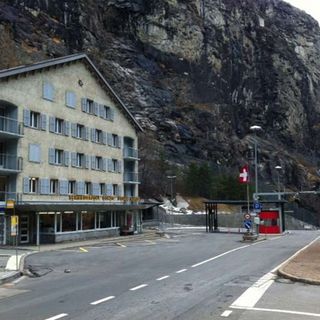 Ingresso dalla Svizzera in Italia senza tampone entro i 60 km dalla residenza