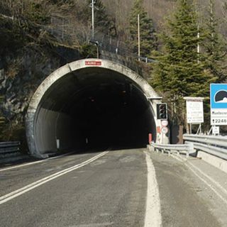 Senso unico alternato nella galleria Montecrevola