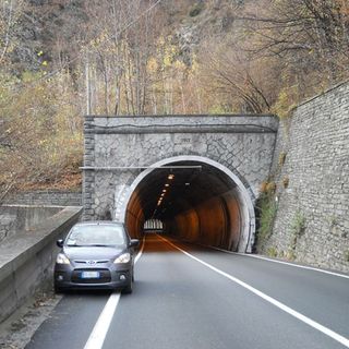 Lavori sulla SS 337 della Val Vigezzo: senso unico alternato in orario notturno