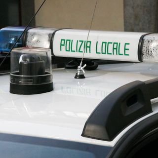 Ubriaca al volante provoca incidente a Domodossola: scattano denuncia e ritiro patente