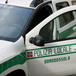 Alla guida con patente ritirata e auto in fermo amministrativo