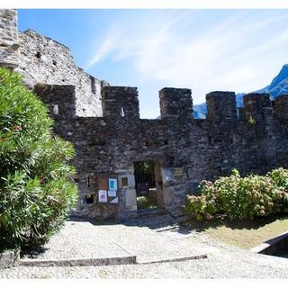 Domenica al Castello di Vogogna il mercatino del libro usato