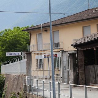 Vogogna: minacce e maltrattamenti a 20enne per farsi comprare Iphone, arrestato marocchino 22enne
