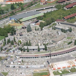 Condannato ad un anno il vandalo del cimitero domese