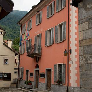 Varzo, raccolta fondi e di generi di prima necessità per aiutare l'Ucraina