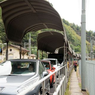 Svizzera, fideiussioni della Confederazione alle società che gestiscono i treni navetta