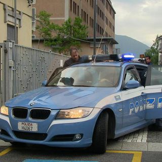 Rubano un bancomat e un cellulare nel novarese, denunciati a Domo due marocchini