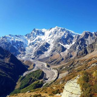 Macugnaga, Carlo Meazza presenta il suo ultimo libro fotografico dedicato al Monte Rosa
