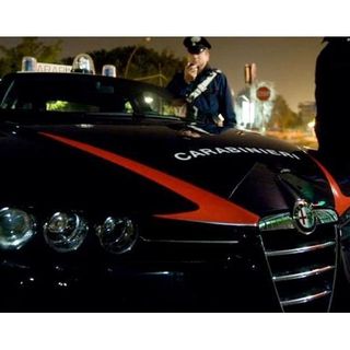 Sorpreso dai carabinieri con un coltello a serramanico
