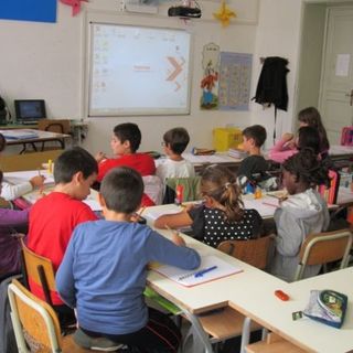 “Respinte 65 mila famiglie idonee per i voucher scolastici, basta discriminazioni sulle scuole statali”