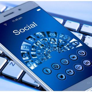 Le parole più usate nel 2021 in Italia su Facebook e Instagram