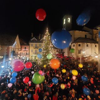 iniziati i Mercatini di Natale di Santa Maria FOTO