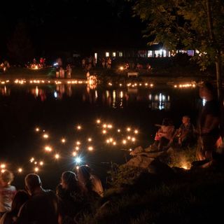 Festa d'estate al lago delle Rose con la Grotta di Babbo Natale
