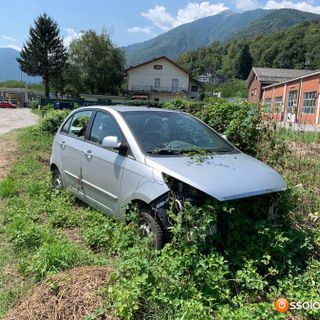 Auto abbandonata in Regione Nosere
