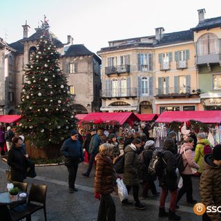 Domodossola si prepara a vivere la magia dei mercatini di Natale Domodossola si prepara a vivere la magia dei mercatini di Natale