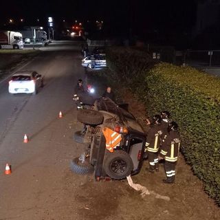 Fuoristrada si ribalta a Ornavasso