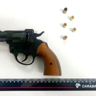 Villadossola, uomo entra in comune e minaccia una dipendente con una pistola