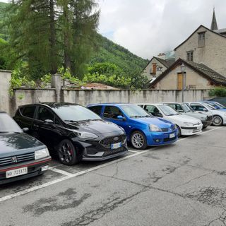 Successo per il raduno delle auto sportive a Malesco FOTO