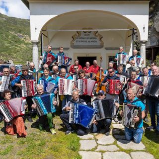 Cascata del Toce, grande successo per il raduno annuale dei fisarmonicisti