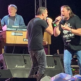 Nomadi in concerto a Domobianca, ospite il Cantante della Solidarietà