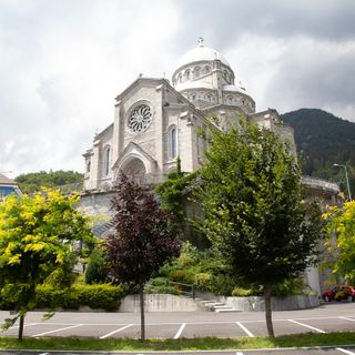 Re blindata fino al 26. Chiuse le scuole in tutta la Valle