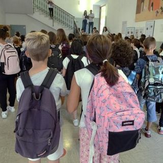 Cambiano pagelle di elementari e novità anche alle medie