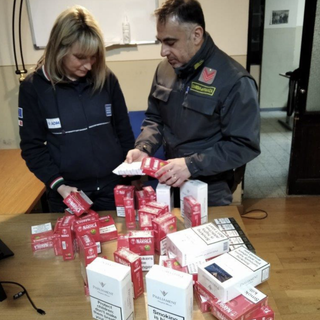 Cercava di importare tabacchi di contrabbando, multa da 48mila euro