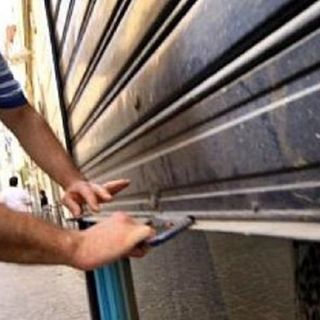 Allarme rosso per i negozi sotto casa: in dieci anni il Piemonte ha visto le aperture crollare del 70%