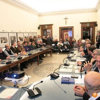 Ospedale nuovo, stasera l'incontro dei sindaci, ma in chat qualcuno li invita a non partecipare