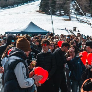 A Valdo torna lo Snowpool Party: sport, musica e divertimento sulla neve