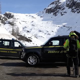 Tre ventenni lombardi bloccati sopra Devero, soccorsi dall'elicottero della Finanza VIDEO