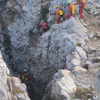 Speleologo Usa bloccato a mille metri sotto terra in Turchia: per salvarlo anche 7 soccorritori piemontesi   FOTO E VIDEO