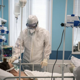 Fiaso e Anaao Assomed: &quot;Prudenza nel reintegro dei medici no vax&quot;