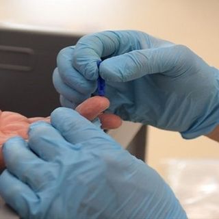 Vaccini Covid, in oltre 7 casi su 10 funzionano anche a 8 mesi di distanza