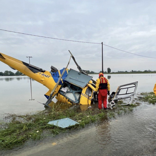 Fuori pericolo i 4 membri dell'equipaggio dell'elicottero precipitato