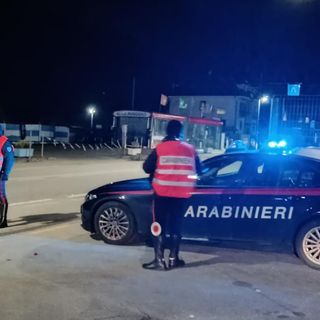 Controlli dei Carabinieri: arrestato un giovane evaso dai domiciliari, denunce per guida in stato di ebbrezza
