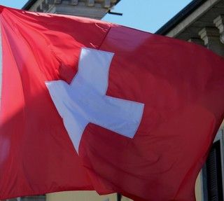 Decisione storica, la Svizzera abbandona la neutralità: sanzioni alla Russia