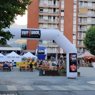 Villadossola, Belgio-Italia sul maxi schermo di piazza mercato