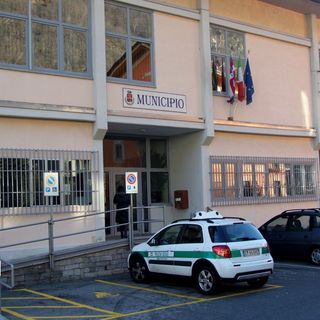 ''Poste Italiane riapra gli uffici tutta la settimana''