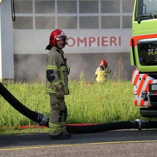 Fiamme in una palazzina di sei piani a Locarno