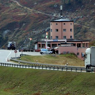 ''Merci pericolose al Sempione: il Consiglio federale gioca col fuoco'' ''Merci pericolose al Sempione: il Consiglio federale gioca col fuoco''