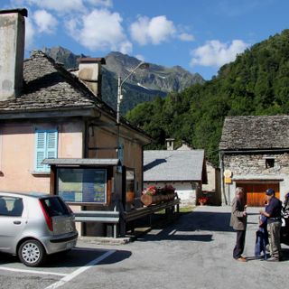La piazzaetta di Pizzanco, frazione di Bognanco